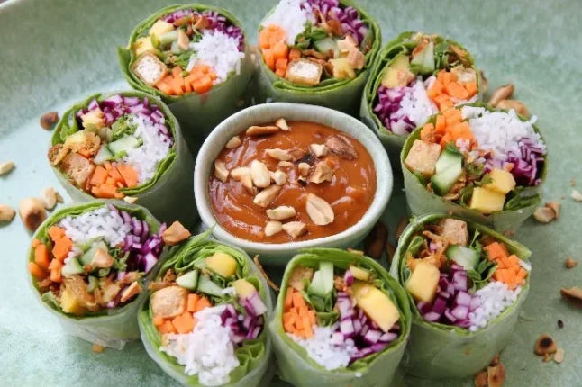 Tofu Sommerruller med Spicy Peanøttsaus